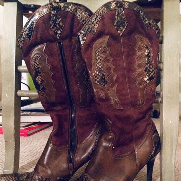 Unique Western Style Boots - Picture 1 of 4